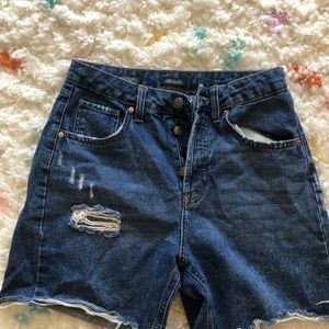 Cute wild fable midi shorts.